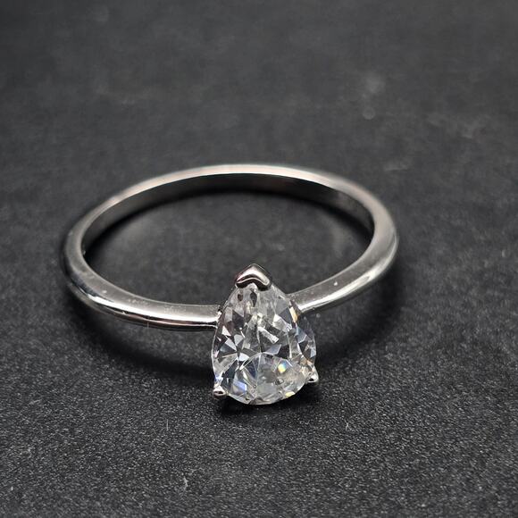 NVC Pear Cut CZ Ring Size 8 Silver Plated Band Tear Drop - Picture 9 of 10